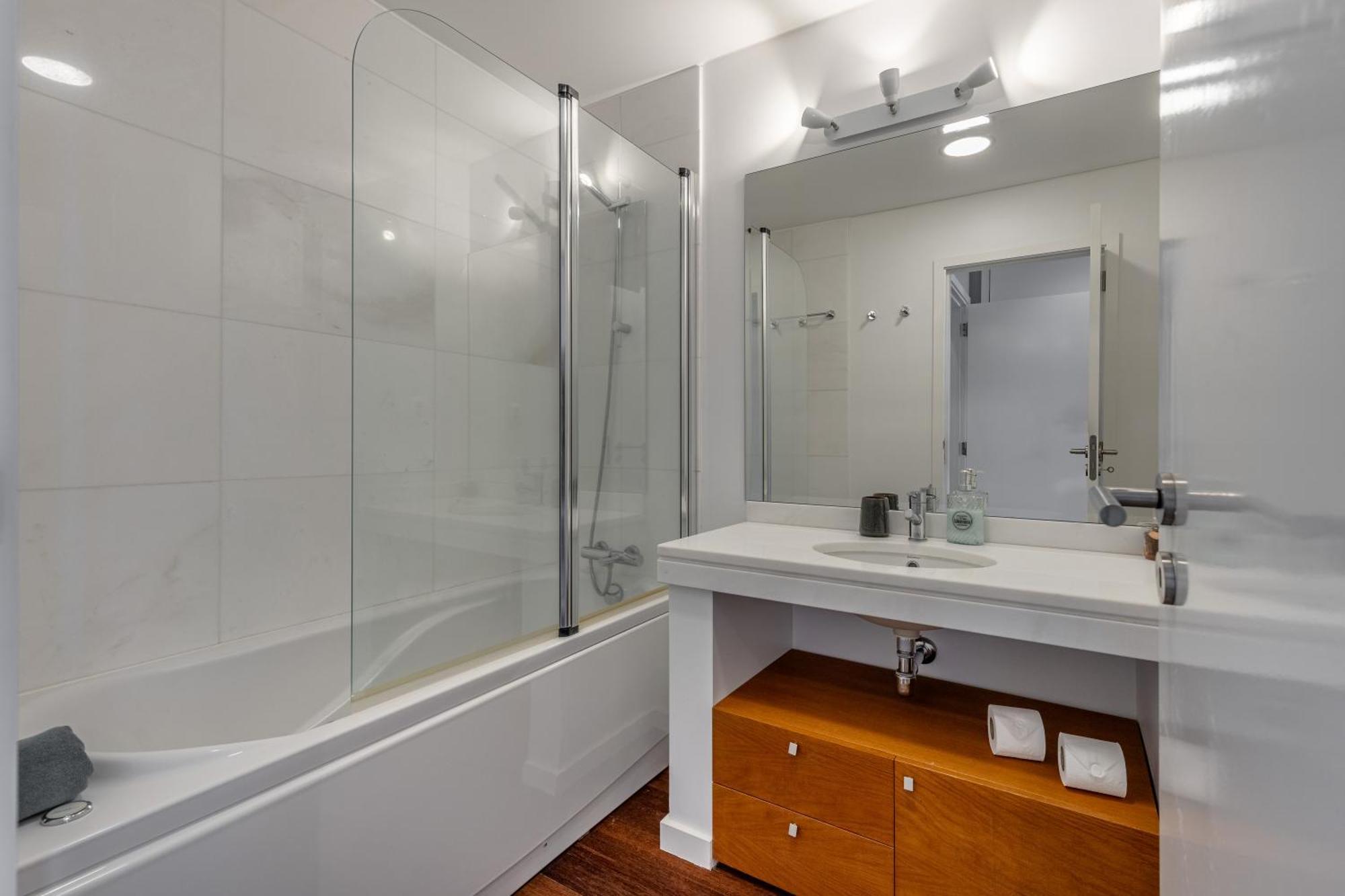 Vista Savoy By Rmz Apartment Funchal (Madeira)